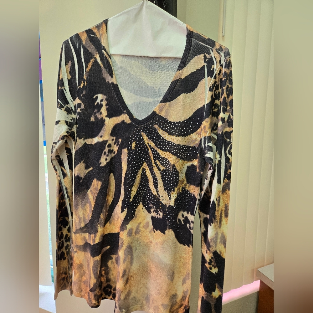 Cache Cream and Black Graphic Long Sleeve Blouse
